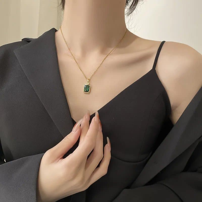 Emerald Glow Chain