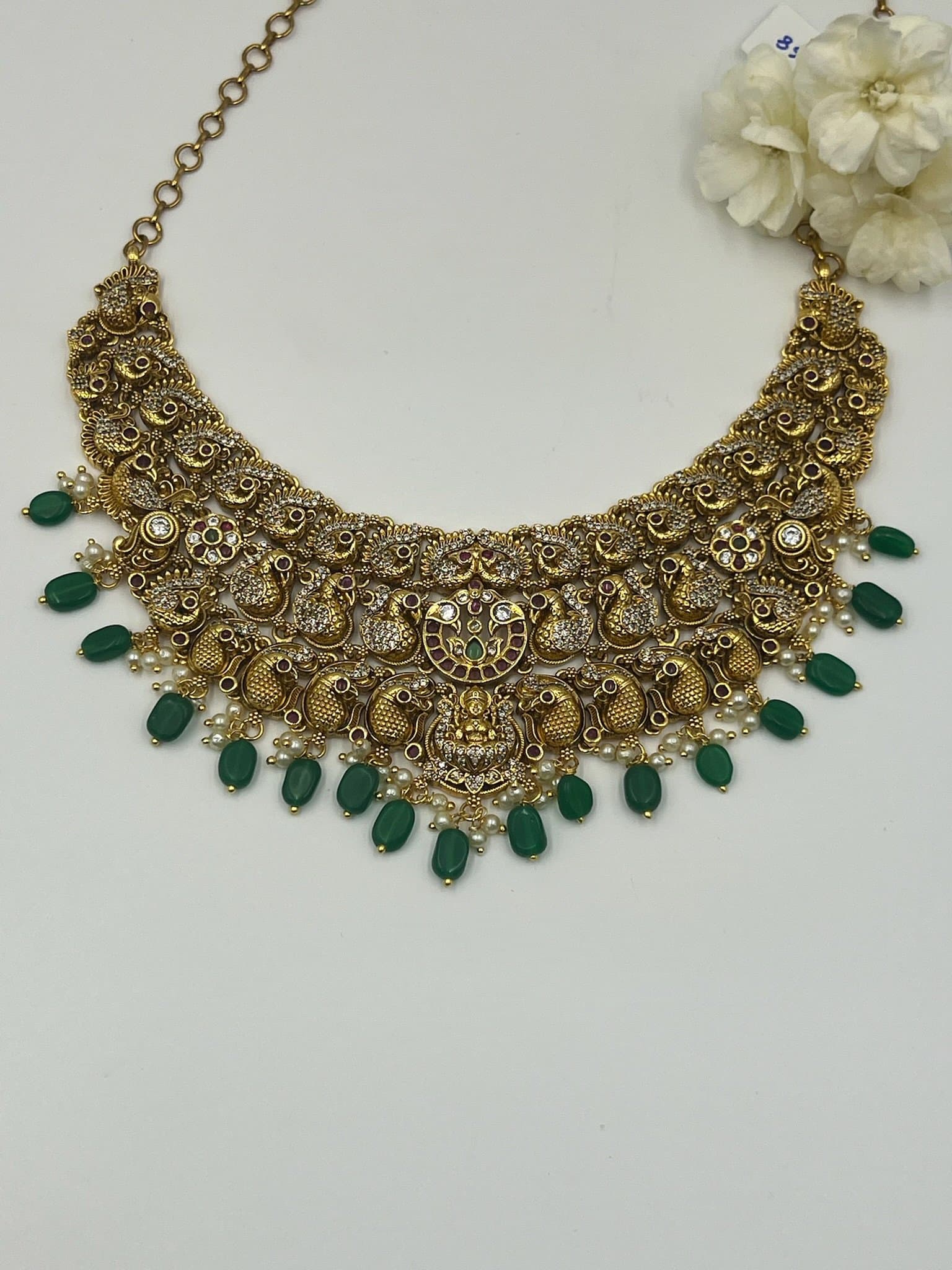 Emerald Mayura Vaibhavam - image 3